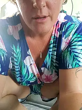 emiliemilf online show from 04-28-26, 02:49