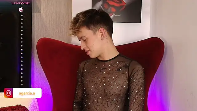 LiamWildx20 online show from 11-12-25, 04:35