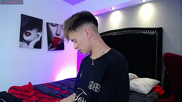 LiamWildx20 online show from 03-12-26, 05:02