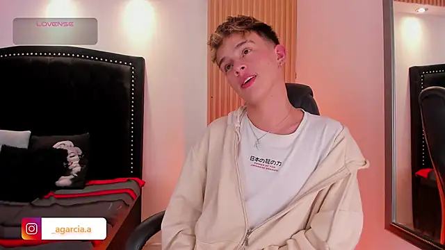 LiamWildx20 online show from 04-24-26, 04:15