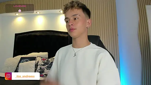 LiamWildx20 online show from 07-10-26, 04:39