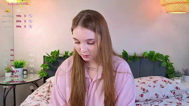 Snapshot of ConstanceHelms chatting on 10-05-25, 05:06 ConstanceHelms online show from 10-05-25, 05:06