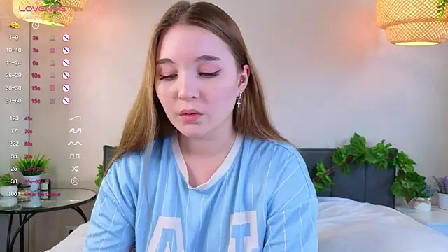 Snapshot of ConstanceHelms chatting on 10-10-25, 05:06 ConstanceHelms online show from 10-10-25, 05:06