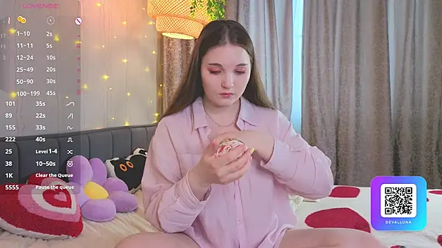 ConstanceHelms online show from 04-20-26, 05:10