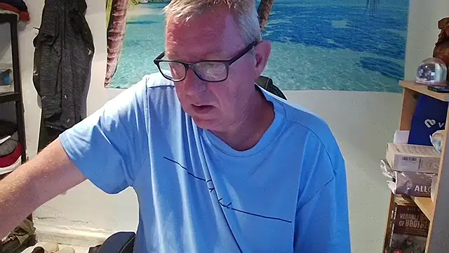 Snapshot of JamesBauer chatting on 06-03-26, 04:59 JamesBauer online show from 06-03-26, 04:59