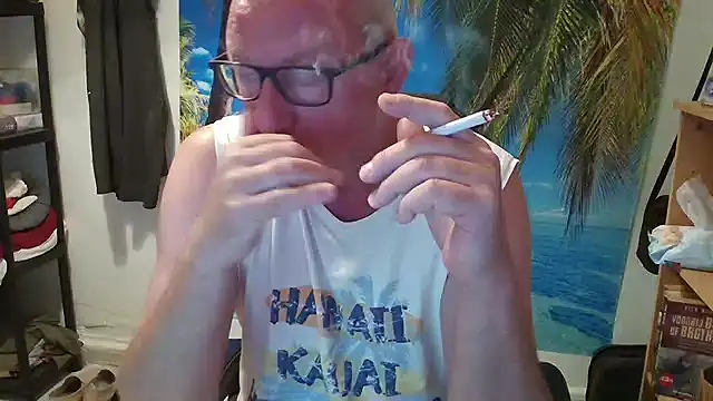 Snapshot of JamesBauer chatting on 06-12-26, 04:22 JamesBauer online show from 06-12-26, 04:22