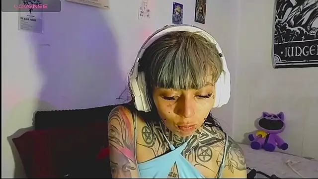 Snapshot of d3m0ny0_0 chatting on 04-02-26, 05:05 d3m0ny0 0 online show from 04-02-26, 05:05