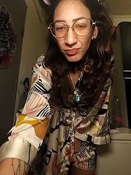 Snapshot of meletalex chatting on 12-14-25, 05:24 meletalex online show from 12-14-25, 05:24