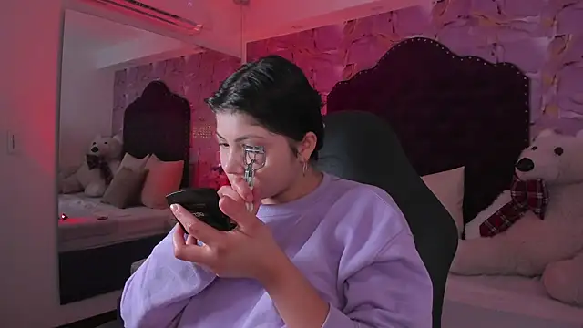 Snapshot of abby_roux chatting on 11-08-25, 03:50 abby roux online show from 11-08-25, 03:50