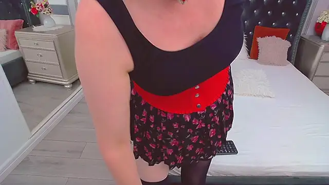 SuzzySun online show from 01-16-26, 02:10