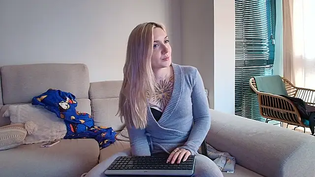 Snapshot of tattoobbgirl chatting on 03-03-26, 04:46 tattoobbgirl online show from 03-03-26, 04:46