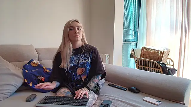 tattoobbgirl online show from 04-22-26, 02:18