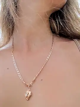 Brilliant-Splashes online show from 12-20-25, 03:46