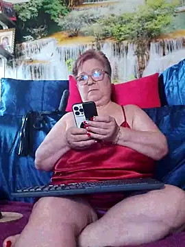 QueenPammy1 online show from 04-25-26, 05:10