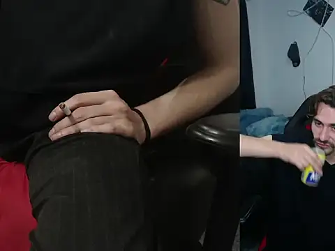 Snapshot of Aaron_malikk chatting on 12-21-25, 03:24 Aaron malikk online show from 12-21-25, 03:24