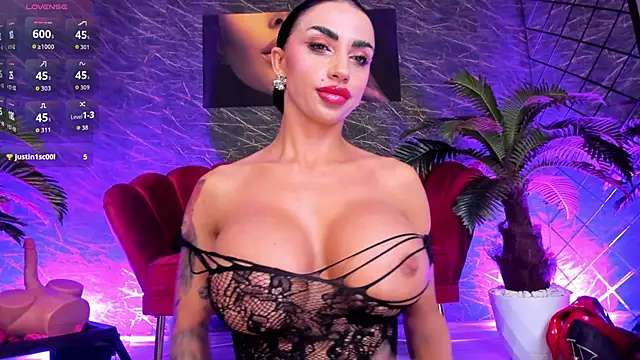 Snapshot of IzabelaTessa chatting on 06-08-26, 07:47 IzabelaTessa online show from 06-08-26, 07:47