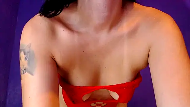 Snapshot of marina_huerta03 chatting on 10-11-25, 06:39 marina huerta03 online show from 10-11-25, 06:39