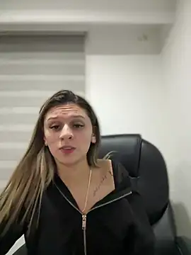 Snapshot of aliisonn__parker26 chatting on 03-21-25, 01:56 aliisonn parker26 online show from 03-21-25, 01:56