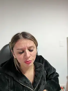 Snapshot of aliisonn__parker26 chatting on 03-21-25, 05:32 aliisonn parker26 online show from 03-21-25, 05:32