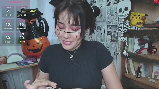 Snapshot of MitsuChan_ chatting on 10-27-25, 10:14 MitsuChan  online show from 10-27-25, 10:14