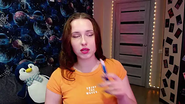 Snapshot of BarbiePieer chatting on 10-17-25, 11:35 BarbiePieer online show from 10-17-25, 11:35