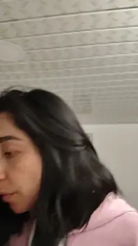 Elowyn online show from 04-26-26, 02:09