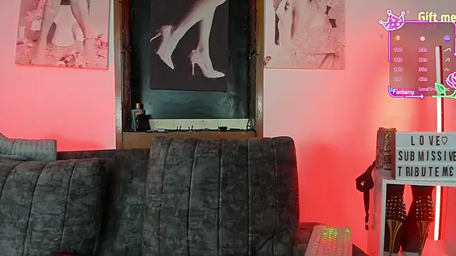  LuanaDabbraccio online show from 10-03-25, 10:51