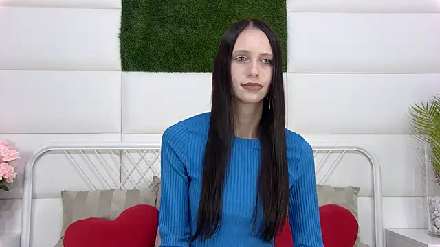 Snapshot of TaraHarris chatting on 09-19-25, 06:37 TaraHarris online show from 09-19-25, 06:37