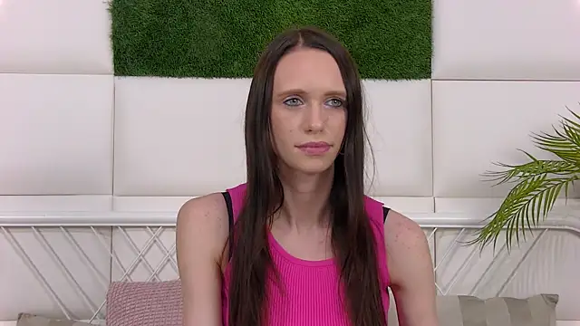 Snapshot of TaraHarris chatting on 06-09-26, 12:17 TaraHarris online show from 06-09-26, 12:17