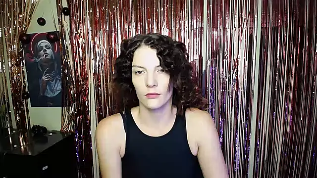 Snapshot of VanessaRey_ chatting on 10-06-25, 06:11 VanessaRey online show from 10-06-25, 06:11