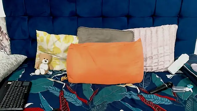 AriesCake online show from 04-12-26, 11:59