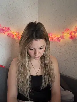 Snapshot of mollygirll chatting on 10-13-25, 09:42 mollygirll online show from 10-13-25, 09:42