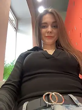 MilaBee online show from 04-05-26, 11:07