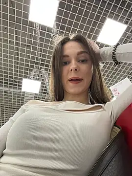 MilaBee online show from 04-07-26, 11:10