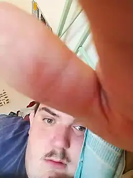 Snapshot of Piono chatting on 03-18-25, 11:41 Piono online show from 03-18-25, 11:41