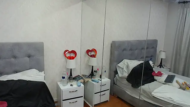 Snapshot of ScarlettGreen_ chatting on 09-10-25, 12:49 ScarlettGreen online show from 09-10-25, 12:49