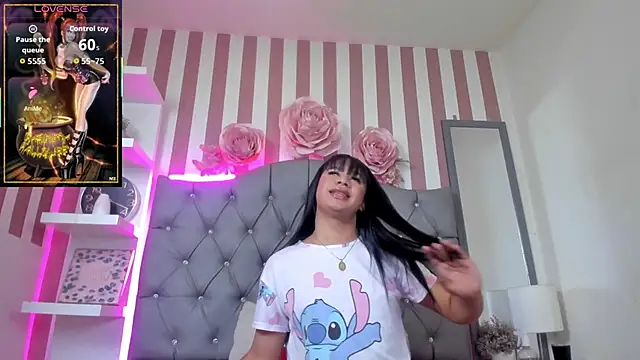 Snapshot of Samantha_Evans_18 chatting on 09-26-25, 04:05 Samantha Evans 18 online show from 09-26-25, 04:05