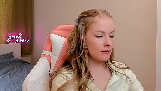 Snapshot of -awari- chatting on 03-21-25, 11:22 -awari- online show from 03-21-25, 11:22