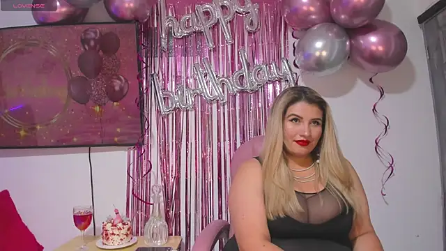 Snapshot of mailyn_baker chatting on 09-26-25, 01:42 mailyn baker online show from 09-26-25, 01:42