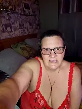 MissQueenBeex online show from 03-17-26, 08:34