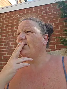 MissQueenBeex online show from 05-26-26, 07:59
