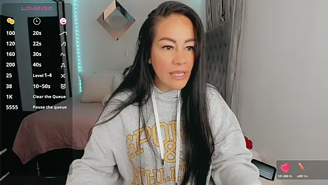 Snapshot of j_lovee chatting on 03-23-25, 08:04 j lovee online show from 03-23-25, 08:04