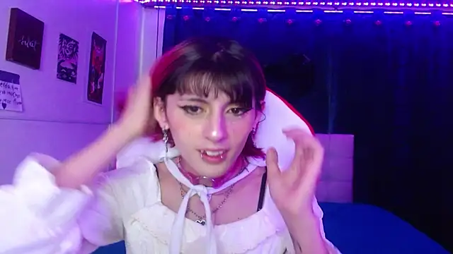 Snapshot of goth_minerva chatting on 10-28-25, 01:36 goth minerva online show from 10-28-25, 01:36