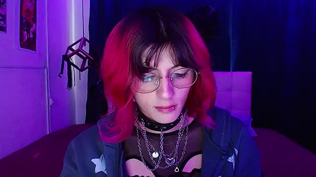 Snapshot of goth_minerva chatting on 10-29-25, 01:24 goth minerva online show from 10-29-25, 01:24