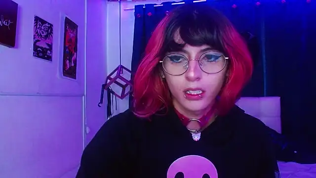 Snapshot of goth_minerva chatting on 11-04-25, 01:21 goth minerva online show from 11-04-25, 01:21