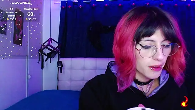 Snapshot of goth_minerva chatting on 11-06-25, 01:23 goth minerva online show from 11-06-25, 01:23