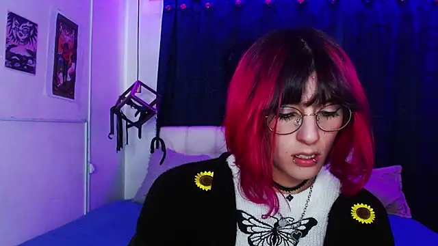 Snapshot of goth_minerva chatting on 11-09-25, 01:31 goth minerva online show from 11-09-25, 01:31