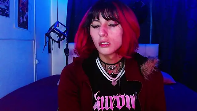 Snapshot of goth_minerva chatting on 11-11-25, 01:22 goth minerva online show from 11-11-25, 01:22