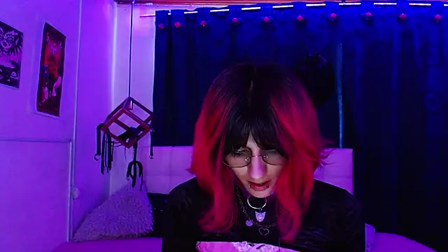 Snapshot of goth_minerva chatting on 11-14-25, 01:21 goth minerva online show from 11-14-25, 01:21