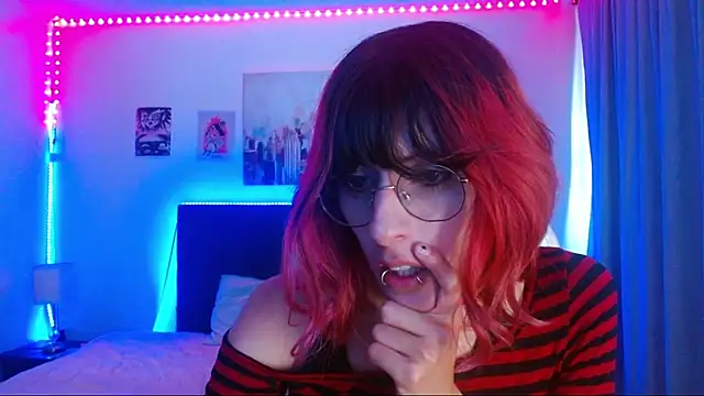 Snapshot of goth_minerva chatting on 11-22-25, 01:32 goth minerva online show from 11-22-25, 01:32